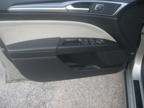 Used 2015 Ford Fusion Titanium AWD image 8