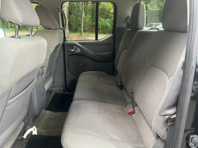 Used 2012 Nissan Frontier 2WD Crew Cab image 16