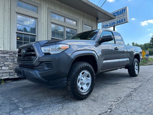 Used 2019 Toyota Tacoma image 1