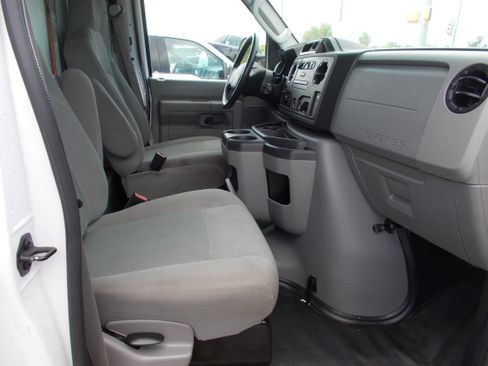 Used 2016 Ford E-350 and Econoline 350 XL image 18