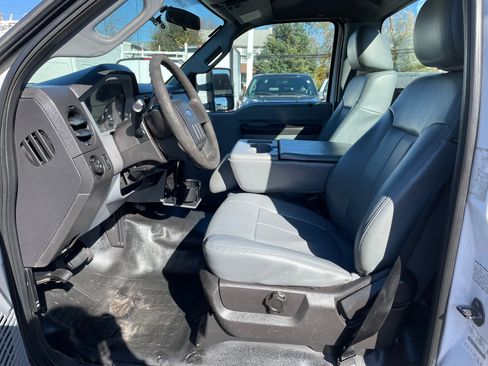 Used 2015 Ford F450 image 9