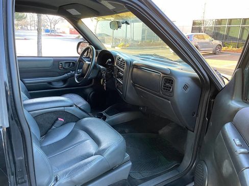 Used 2003 Chevrolet S10 Pickup LS image 10