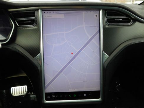 Used 2016 Tesla Model X P90D image 17