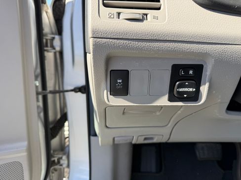 Used 2013 Toyota Corolla LE image 6