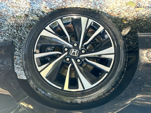 Used 2017 Honda Accord EX-L Coupe image 31
