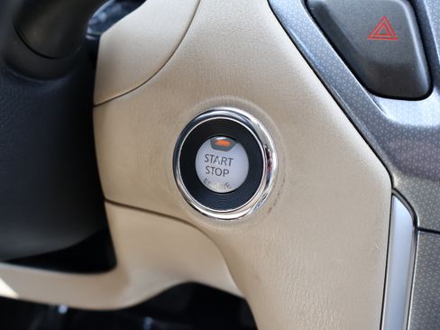 Used 2019 Nissan Pathfinder SL image 27