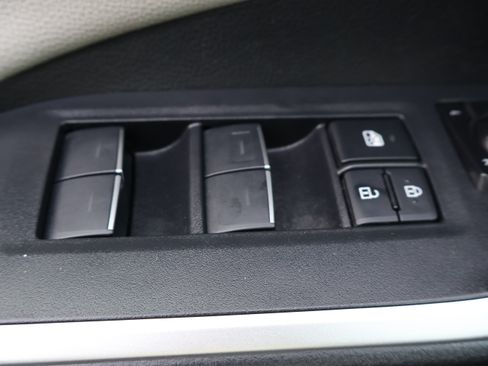 Used 2022 Toyota RAV4 Limited image 30