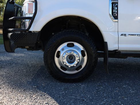 Used 2022 Ford F350 King Ranch image 11