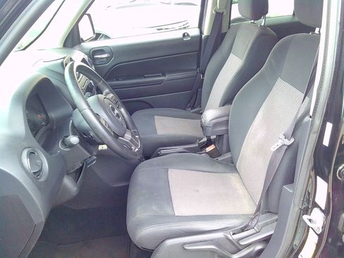 Used 2012 Jeep Patriot Latitude image 9