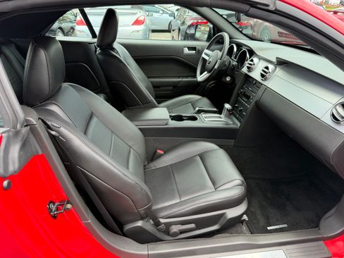Used 2006 Ford Mustang Premium Convertible RWD image 14