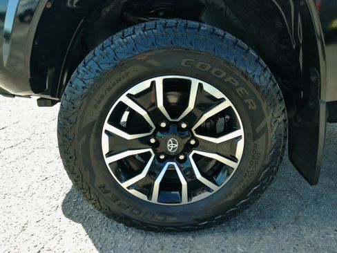 Used 2020 Toyota Tacoma image 22