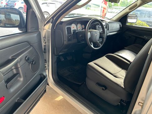 Used 2005 Dodge Ram 1500 Truck 2WD Regular Cab ST image 4