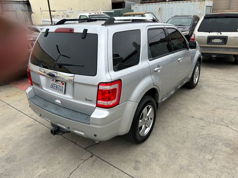 Used 2010 Ford Escape Limited image 3