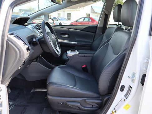 Used 2012 Toyota Prius V Five image 12