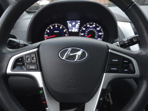 Used 2013 Hyundai Accent SE image 12