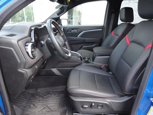 Used 2024 Chevrolet Colorado 4x4 Crew Cab Z71 image 12