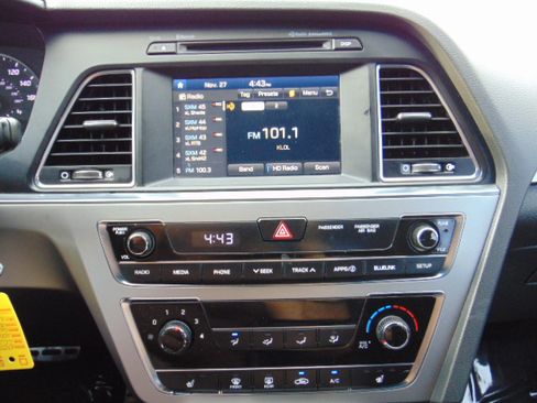 Used 2017 Hyundai Sonata Sport image 15
