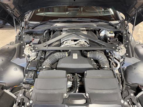 Used 2019 Aston Martin V8 Vantage Coupe RWD image 20