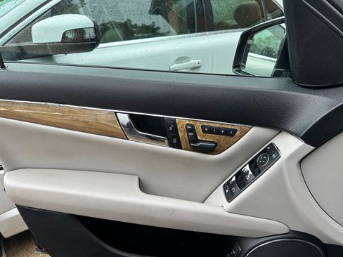 Used 2010 Mercedes-Benz C 350 Sport image 19