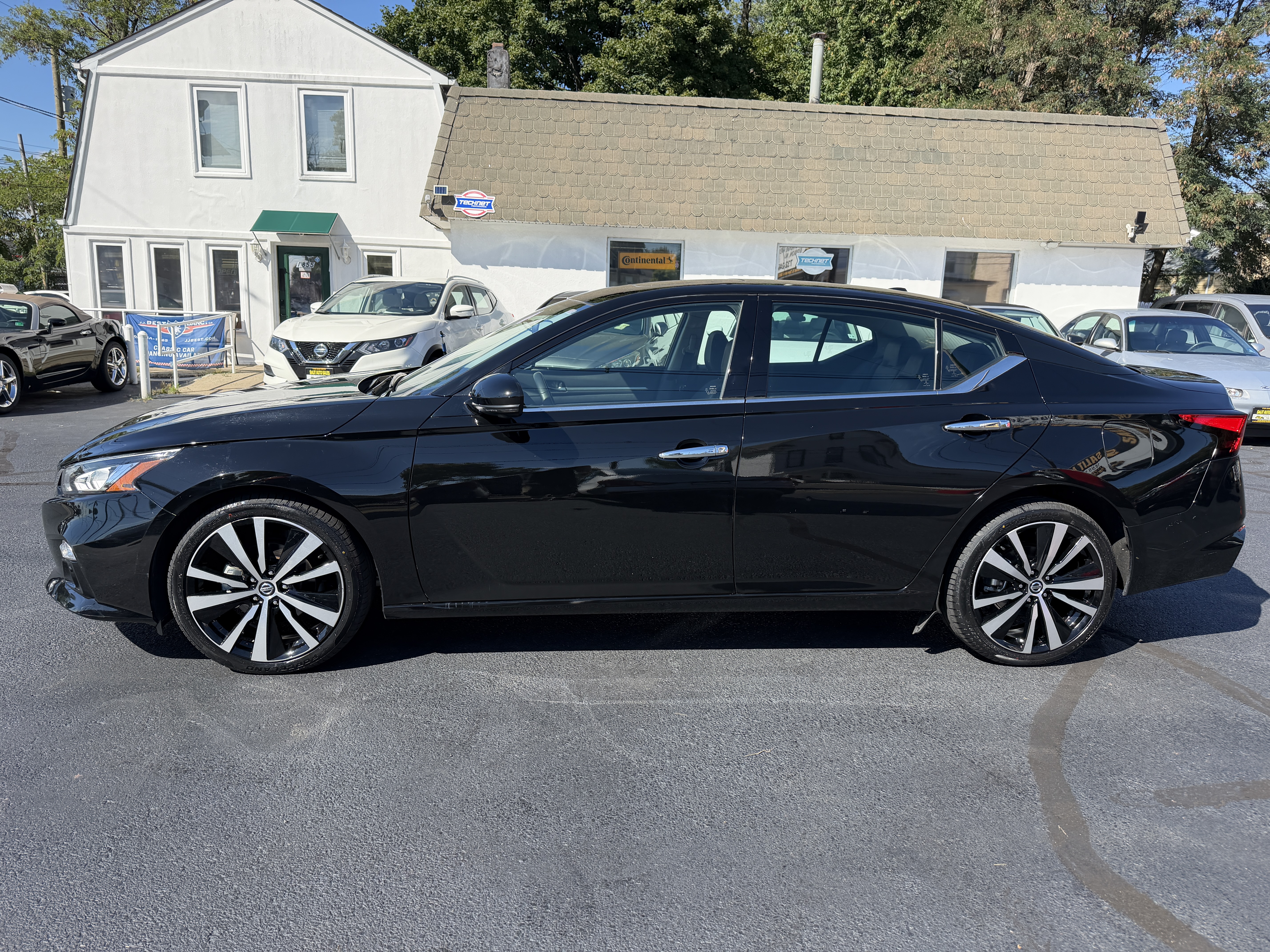 Used 2021 Nissan Altima 2.5 Platinum AWD image 28