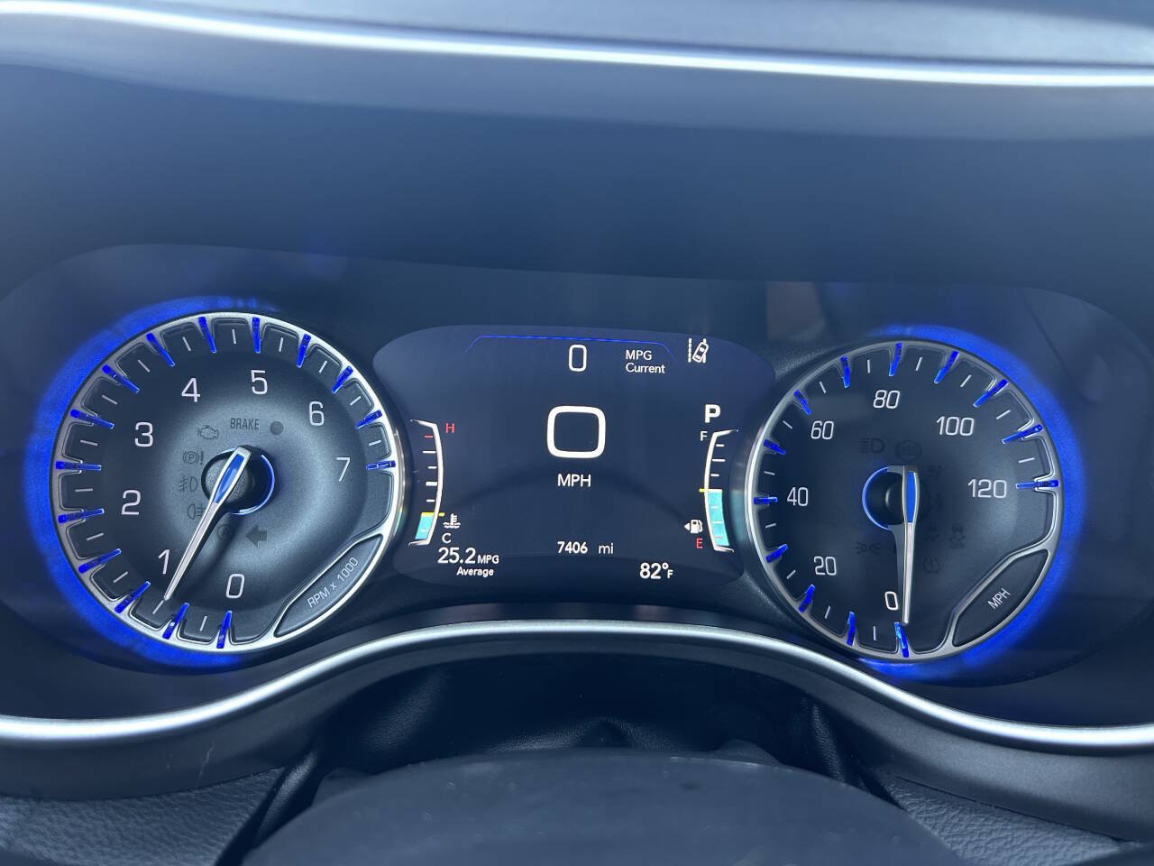 Used 2023 Chrysler Pacifica Touring-L FWD image 16