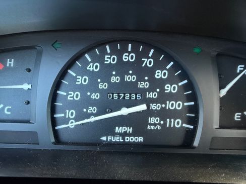 Used 2001 Toyota Tacoma 2WD Xtracab image 2