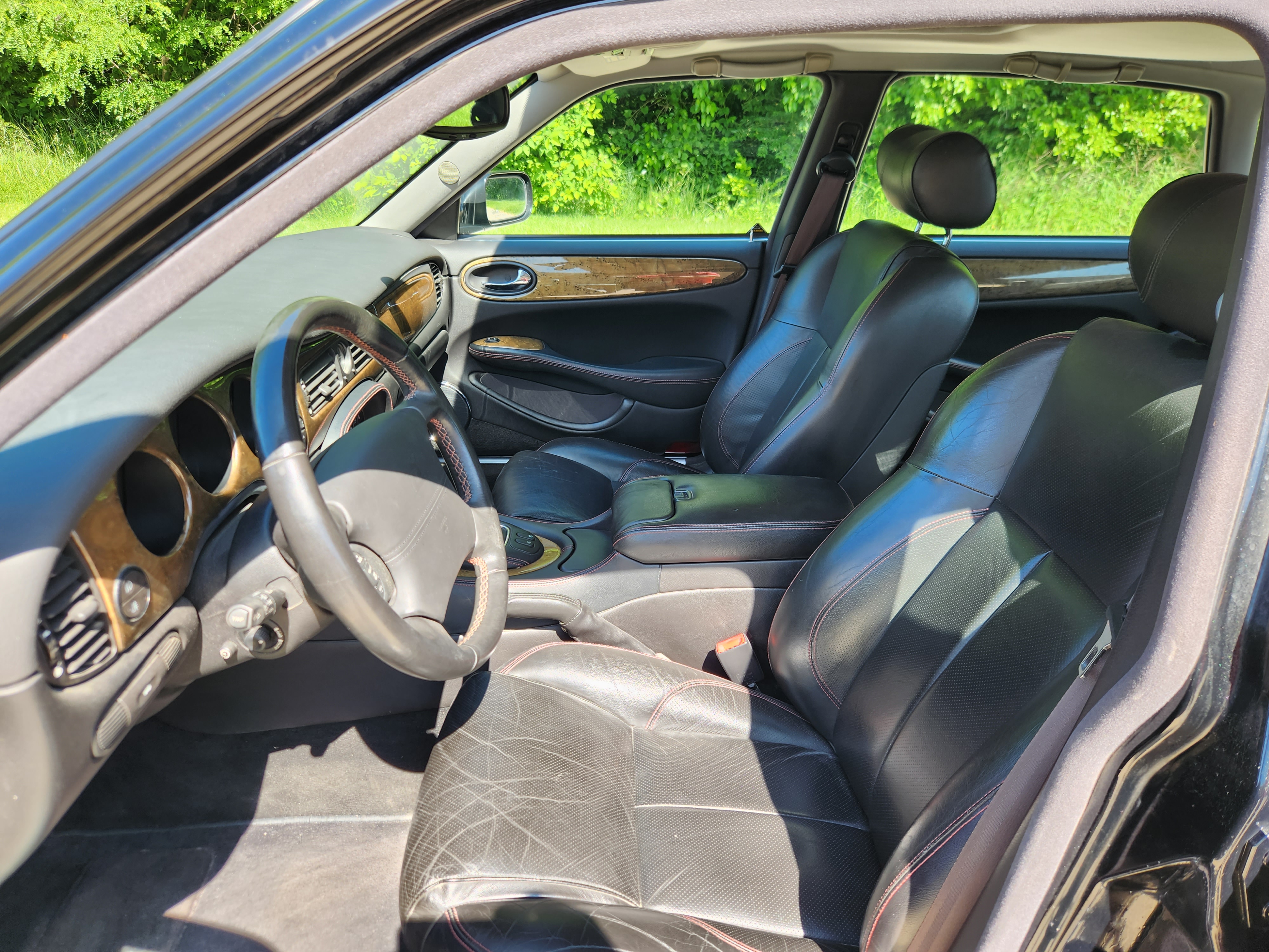 Used 2002 Jaguar XJR 100 RWD image 9