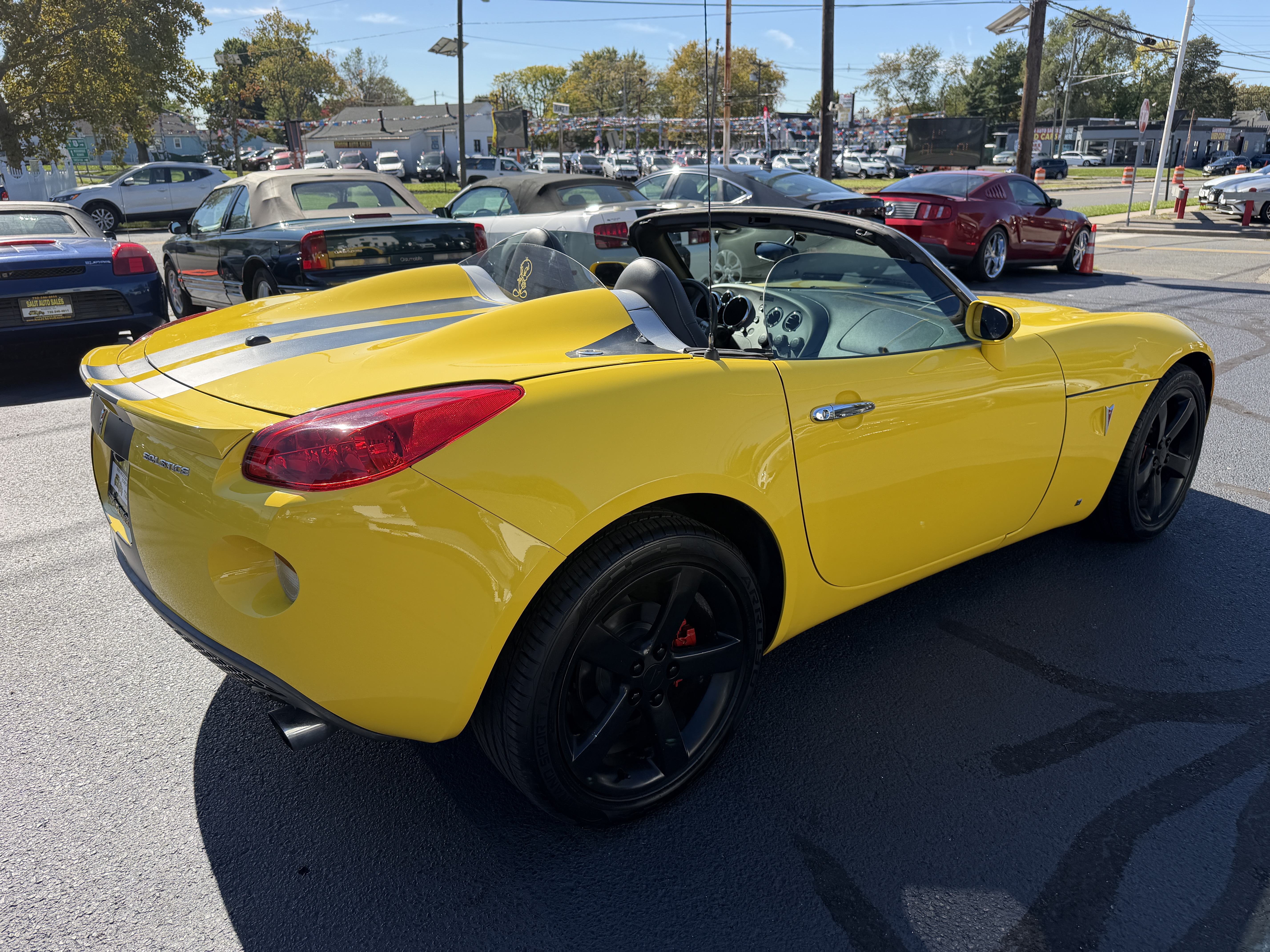 Used 2007 Pontiac Solstice Convertible RWD image 19