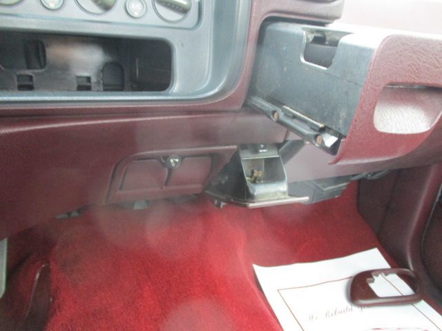 Used 1995 Chevrolet Silverado 1500 2WD Regular Cab image 30