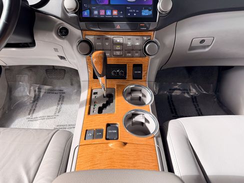 Used 2010 Toyota Highlander Limited image 13