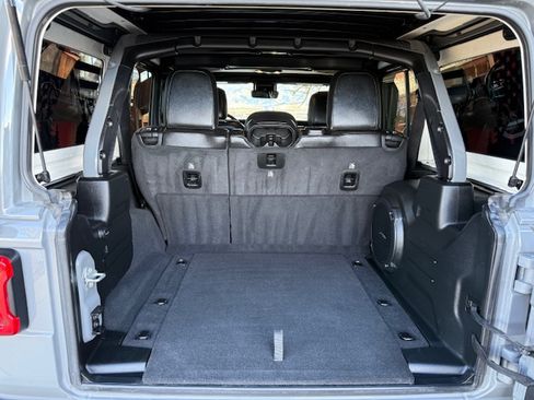 Used 2021 Jeep Wrangler Unlimited Rubicon 392 image 17