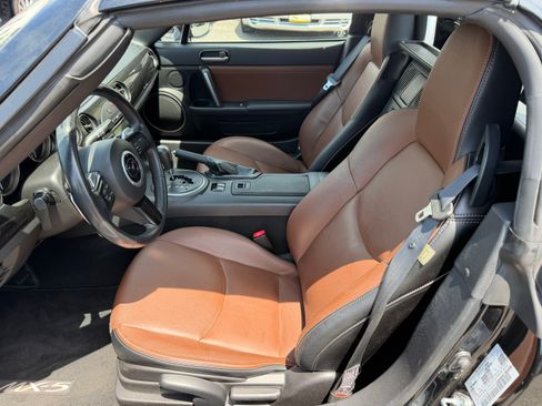 Used 2014 MAZDA MX-5 Miata Grand Touring Hard Top RWD image 4
