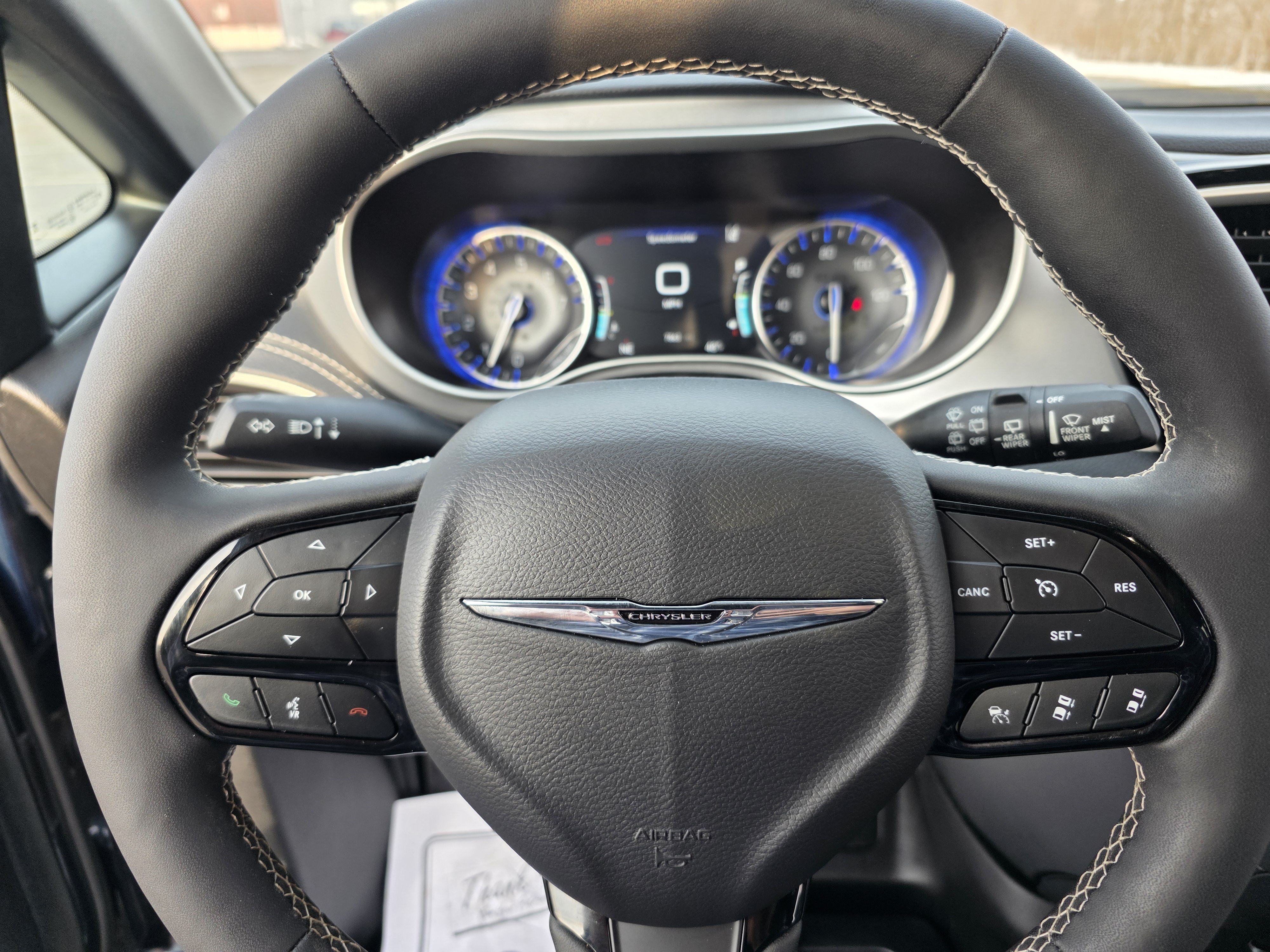 Used 2025 Chrysler Pacifica Select FWD image 25