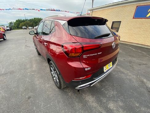 Used 2023 Buick Encore GX AWD Essence image 8