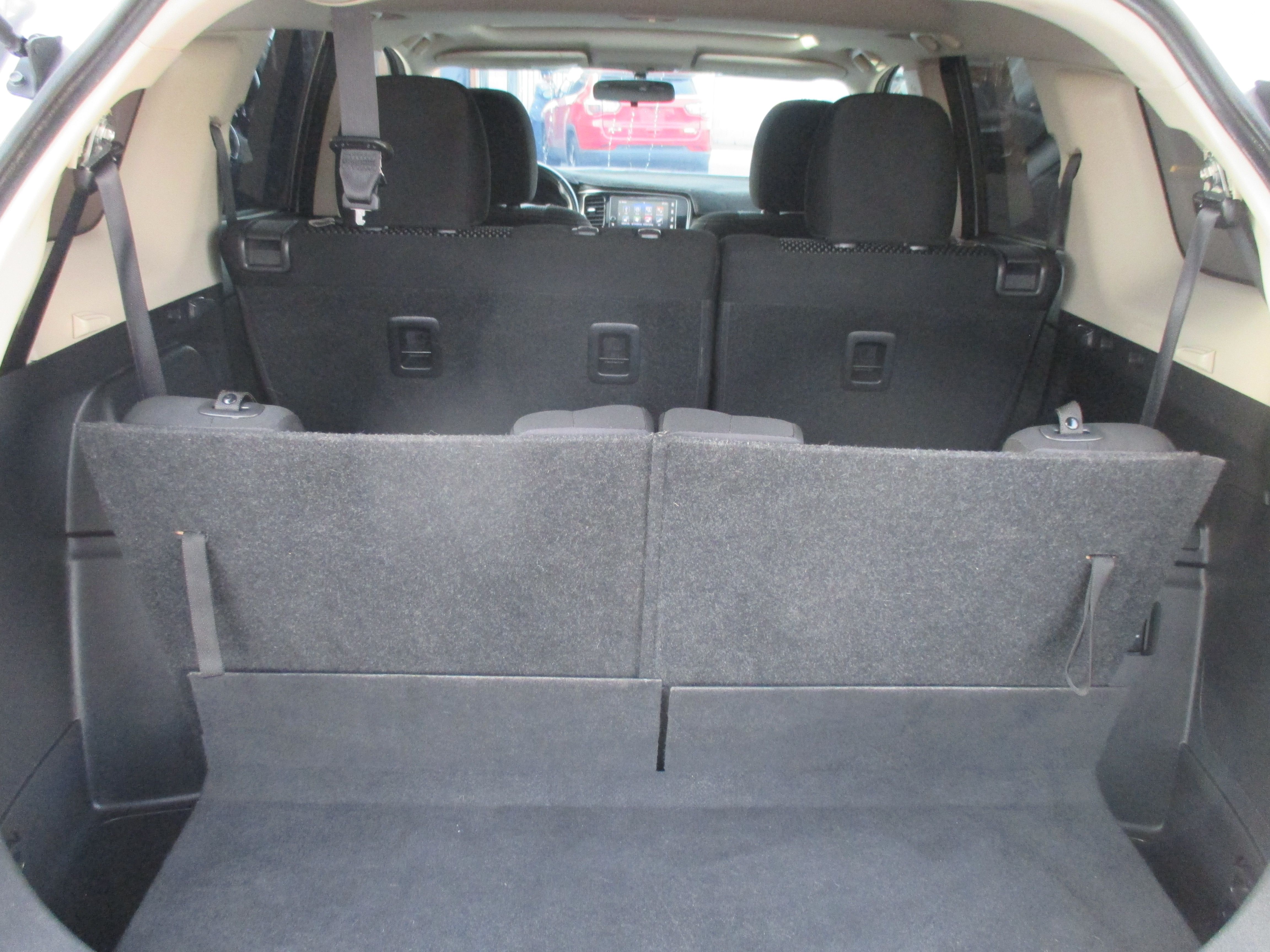Used 2018 Mitsubishi Outlander SE w/ Tech Package FWD image 14