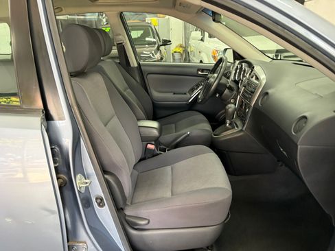 Used 2005 Toyota Matrix XR FWD image 14