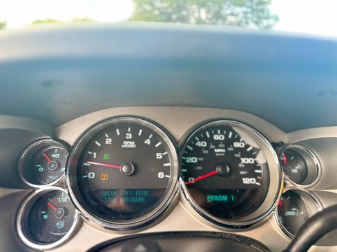 Used 2007 Chevrolet Silverado 2500 LT image 17