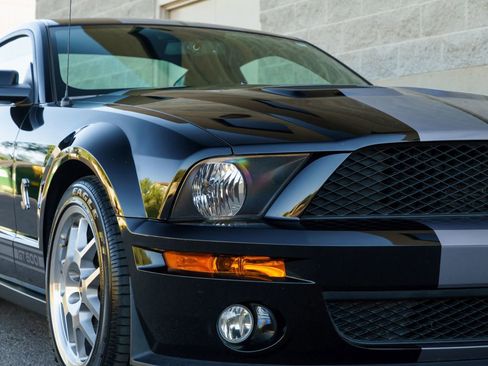 Used 2007 Ford Mustang Shelby GT500 RWD image 25