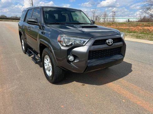 Used 2018 Toyota 4Runner SR5 image 4