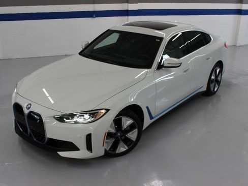 Used 2024 BMW i4 eDrive40 image 3