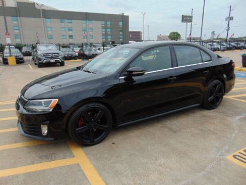 Used 2014 Volkswagen Jetta GLI Autobahn image 4