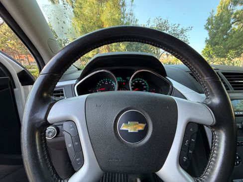 Used 2012 Chevrolet Traverse FWD LT w/ 2LT image 19