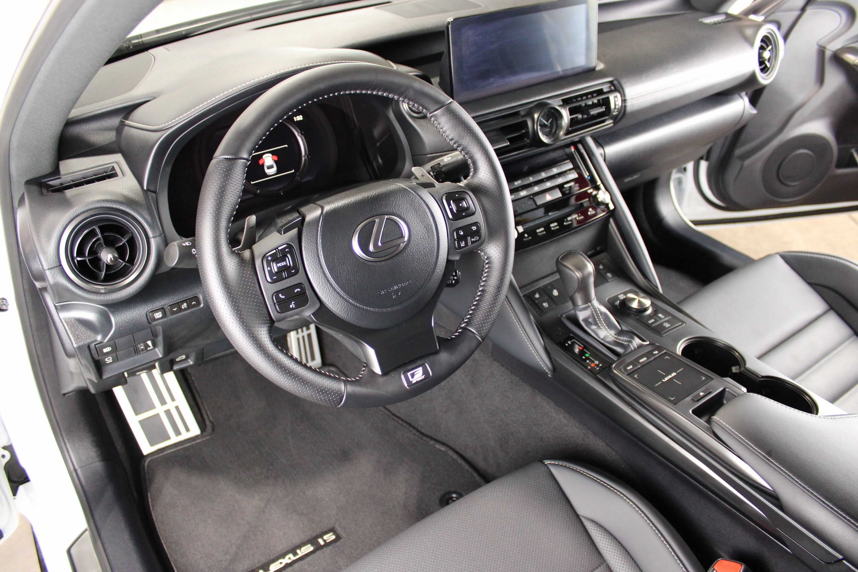 Used 2025 Lexus IS 350 F Sport RWD image 4