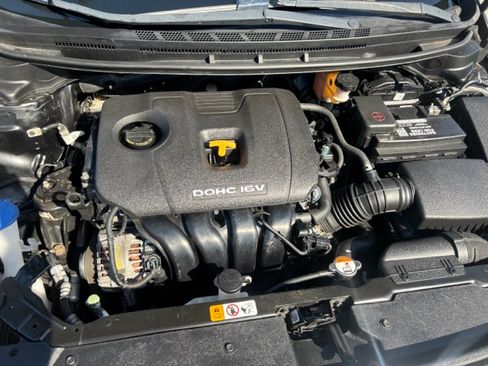 Used 2018 Kia Forte LX image 15