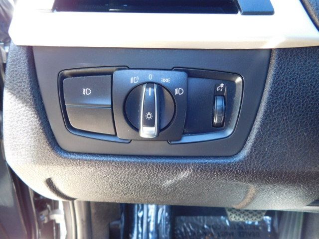 Used 2016 BMW 320i Sedan RWD image 10