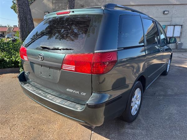 Used 2005 Toyota Sienna CE FWD image 3