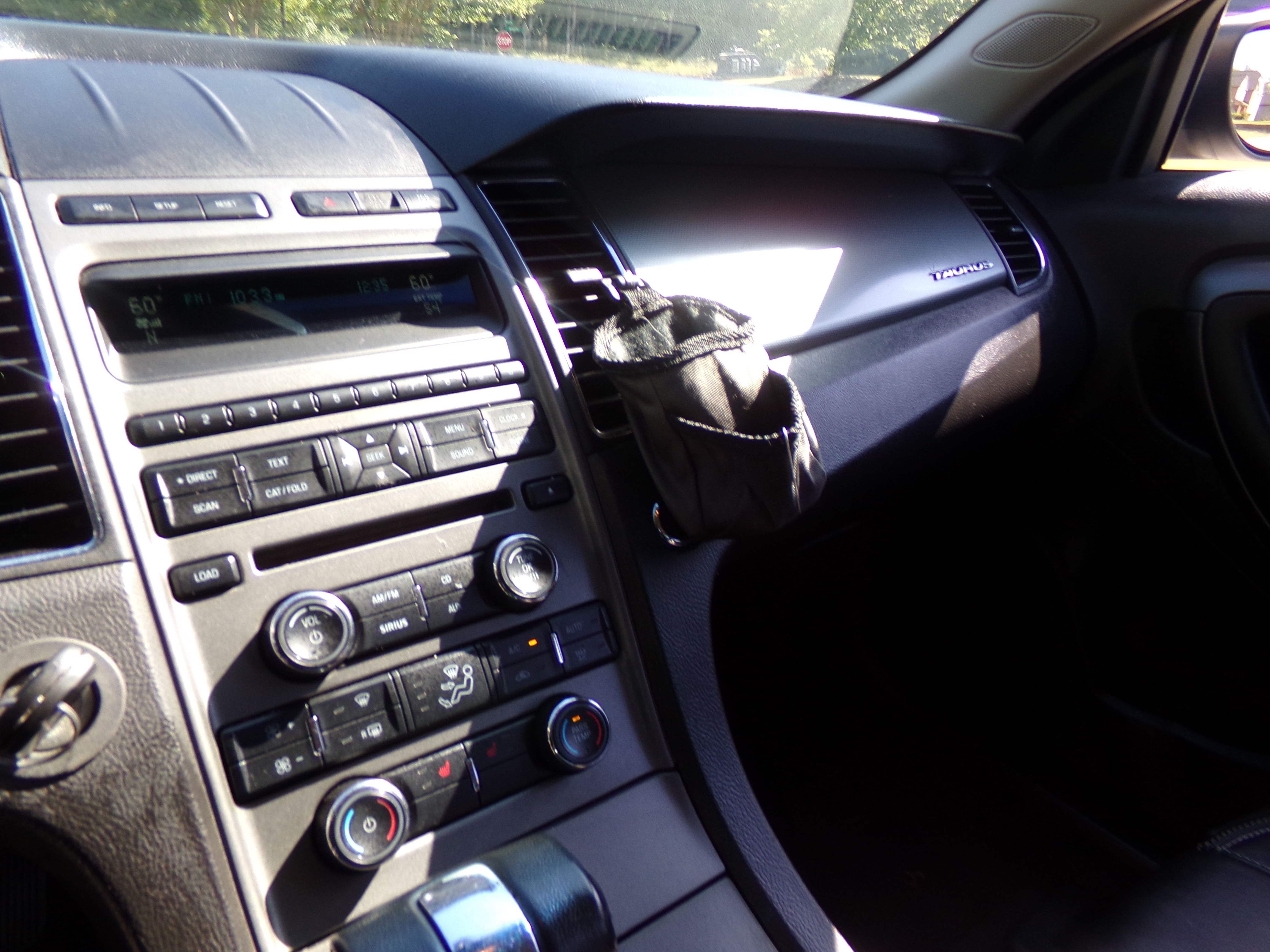 Used 2011 Ford Taurus SEL FWD image 11