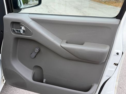 Used 2013 Nissan Frontier S image 13