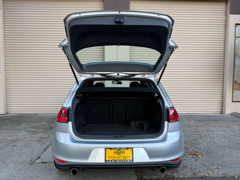 Used 2016 Volkswagen GTI image 12