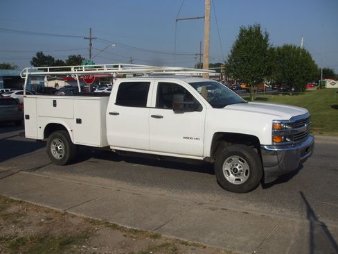 Used 2019 Ford F250 XL RWD image 1